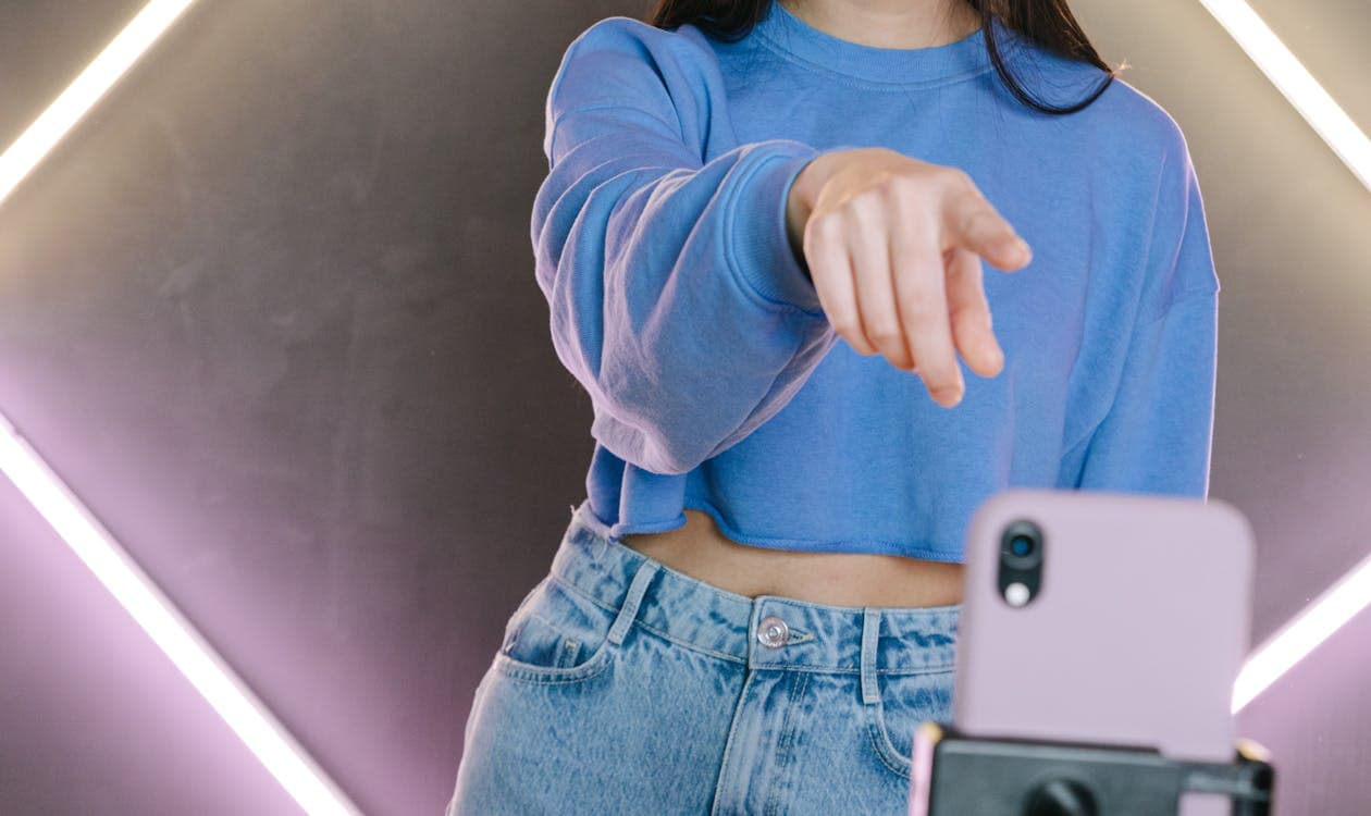 UGC vs Influencer Marketing: Which Has Better ROI?