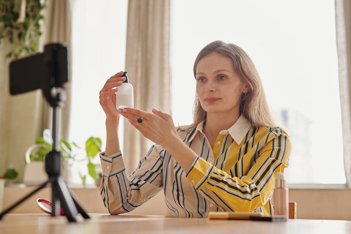 UGC vs Influencer Marketing: Which Has Better ROI?